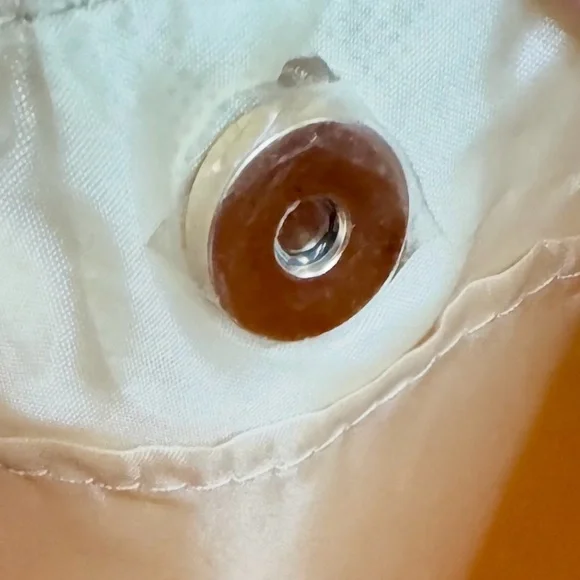 Ulta NWT Cream Woven Shoulder Bag - Picture 5 of 7